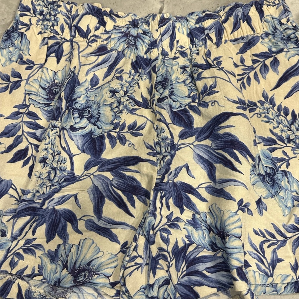 Blue and White H&M Linen Shorts! Brand New